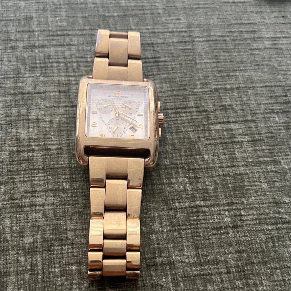 Michael Kors Gold Square Face Watch - Picture 2 of 5